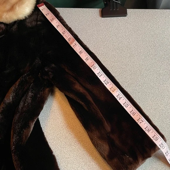 Furs By Koehler Oakville Beaver & Mink Fur Coat - Picture 15 of 16